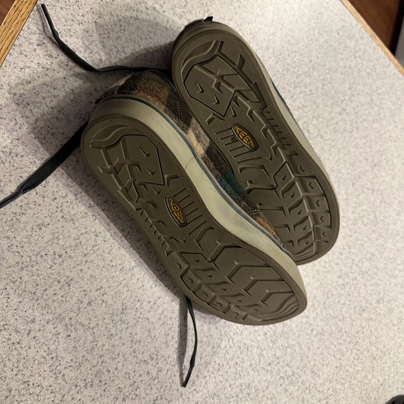 Keen Elsa sneakers. Plaid wool. Size 9 Nearly new. - Picture 4 of 5